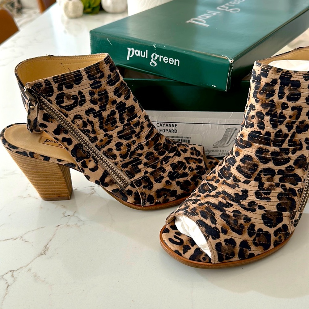NWOT Paul Green Cayenne - cheetah print size 6